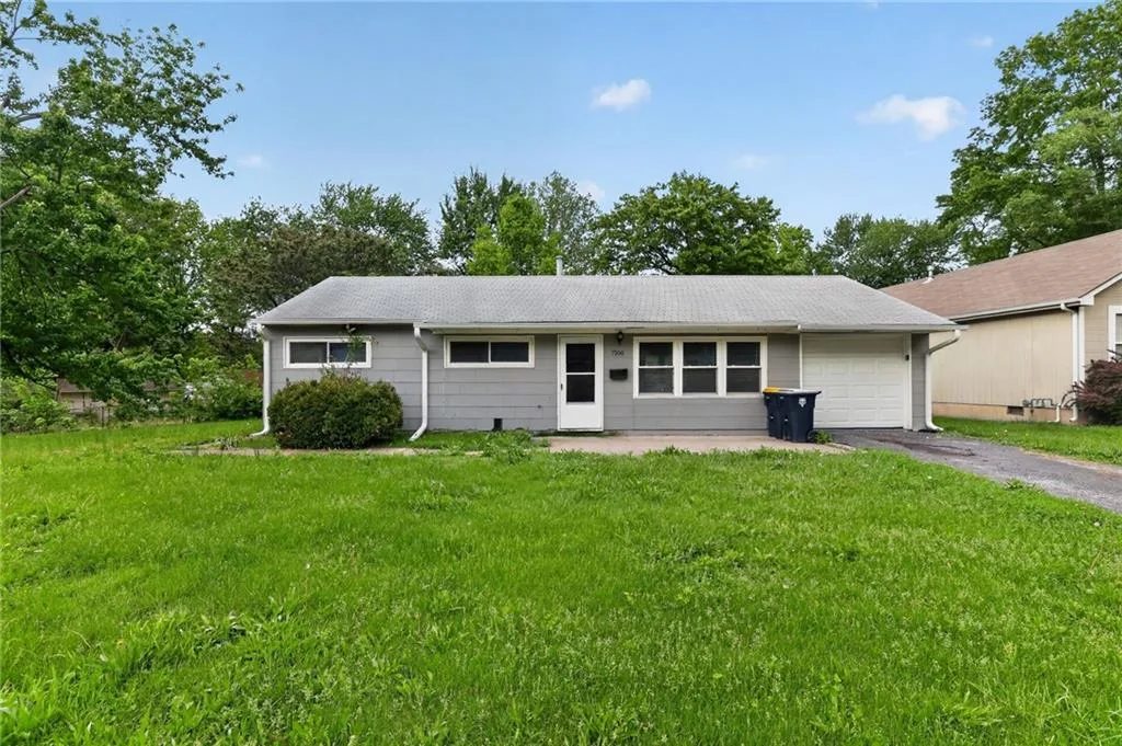 7106 E 107 Terrace, Kansas City MO