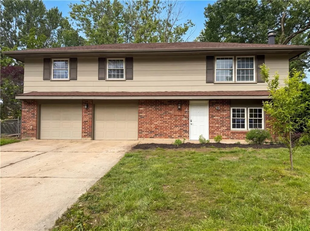 1913 Grant Circle, Blue Springs MO
