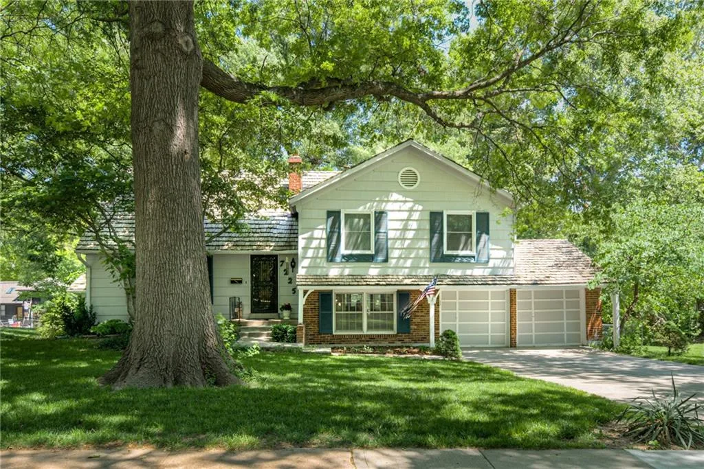 7225 Booth Street, Prairie Village KS