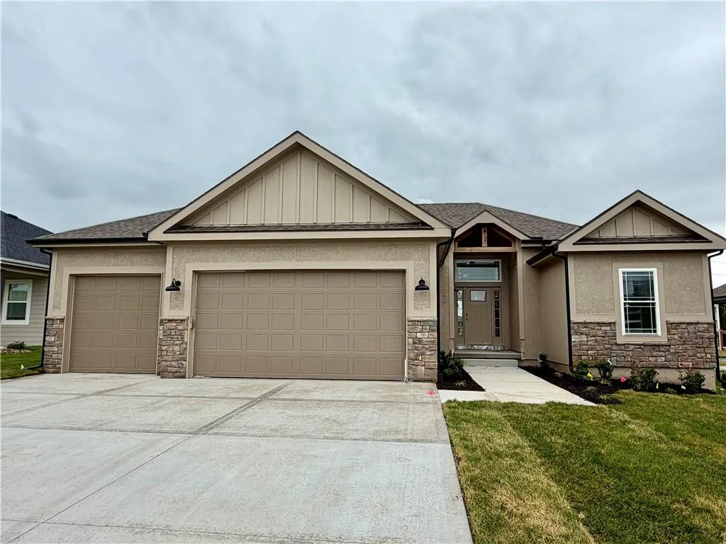 504 Skyview Lane, Liberty MO