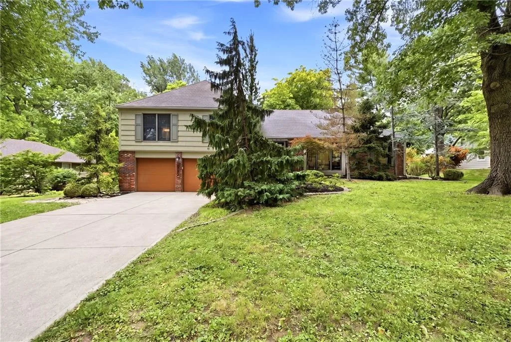 4506 W 93rd Terrace, Prairie Village KS