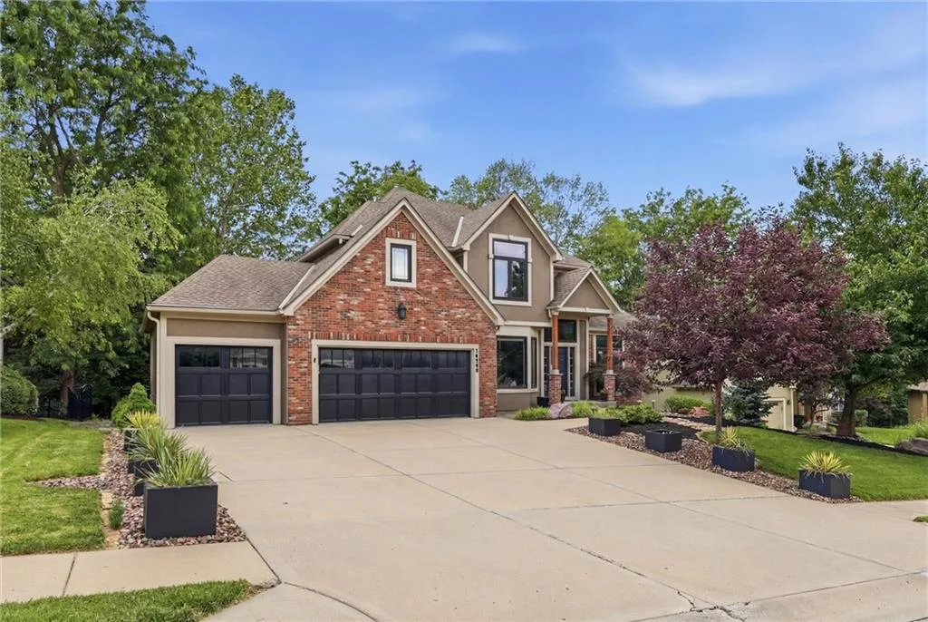 14345 NW 65th Place, Parkville MO