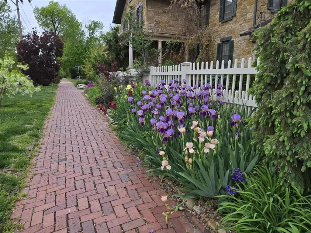 646 LOUISIANA Street, Lawrence KS