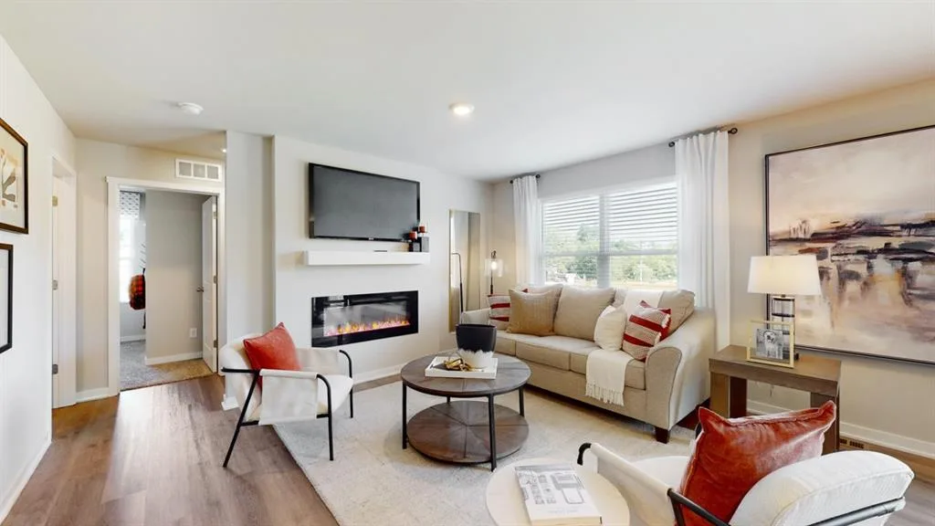2111 Creek View Lane, Raymore MO