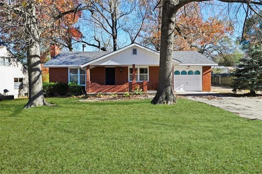 2509 10th Avenue, Leavenworth, KS 66048 — photo 1 of 1