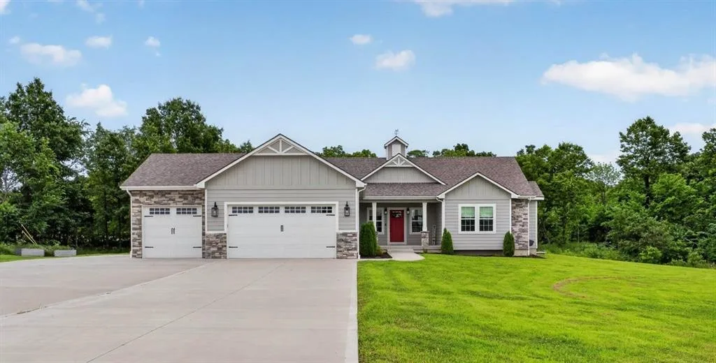 803 NE Lakota Drive, Adrian MO
