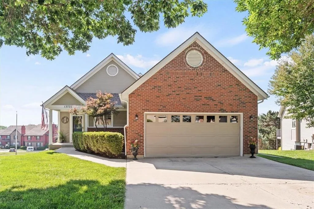 13735 Pembroke Circle