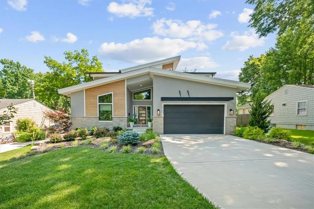 2705 W 74th Street
