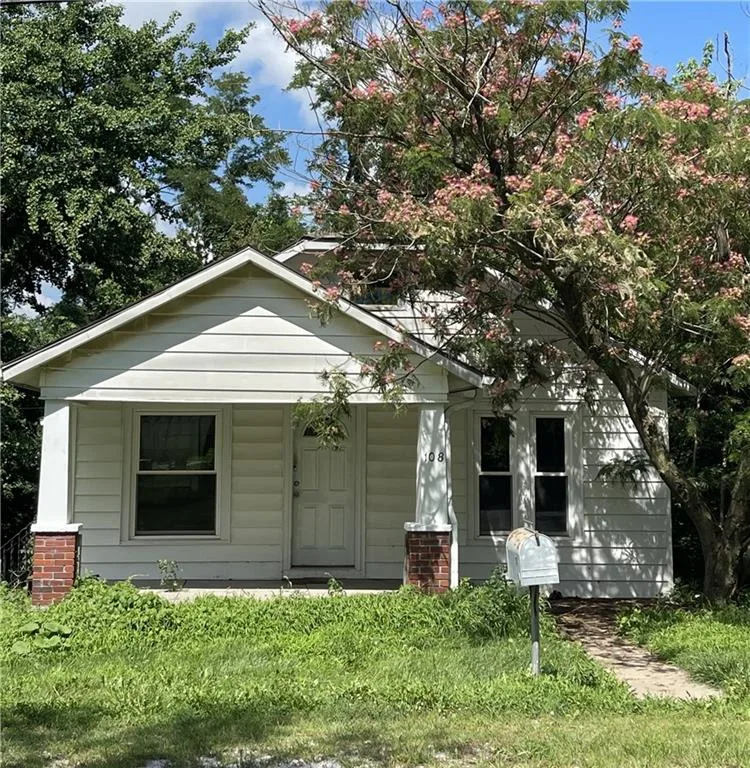 108 NW Heady Avenue, Ferrelview MO