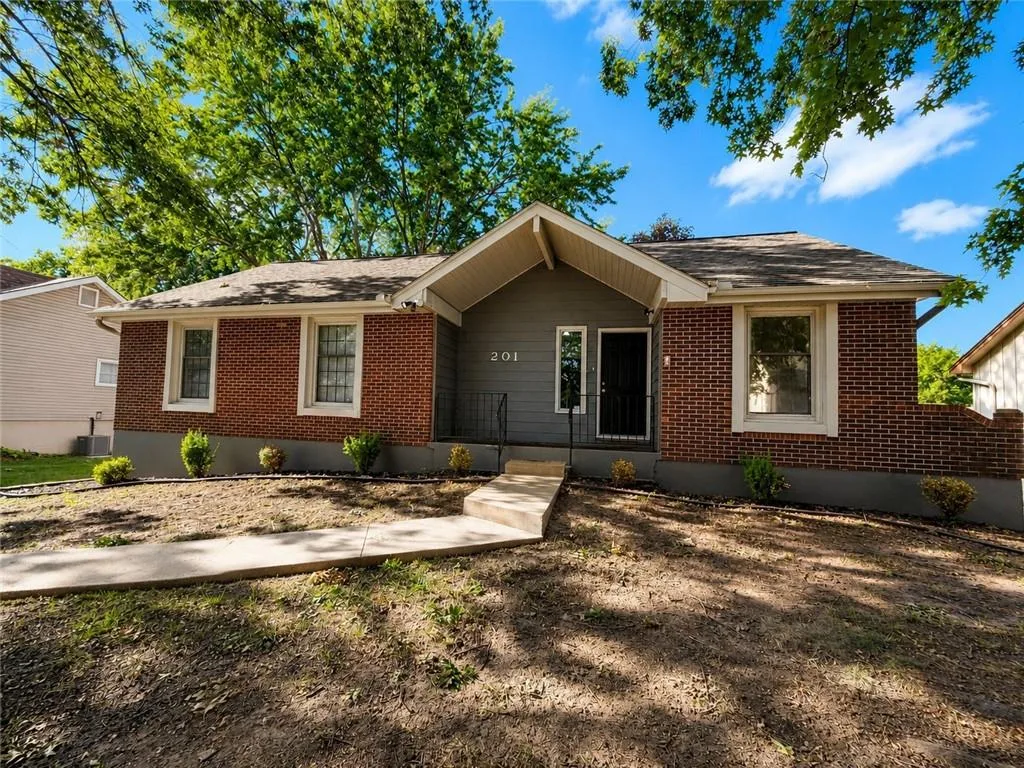 201 SE Princeton Place, Blue Springs MO