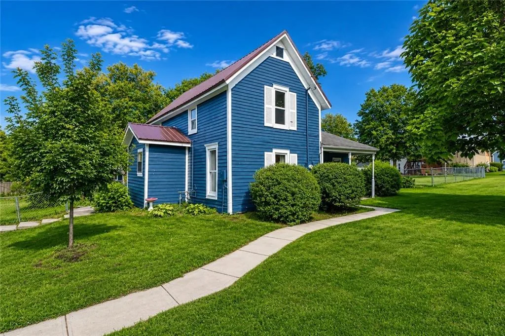 405 Russell Street, Lathrop MO