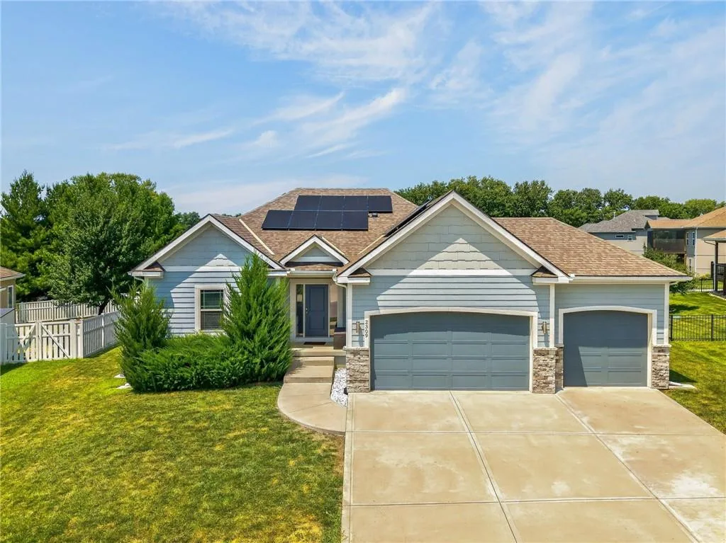 2309 NE Colonnade Avenue, Blue Springs MO
