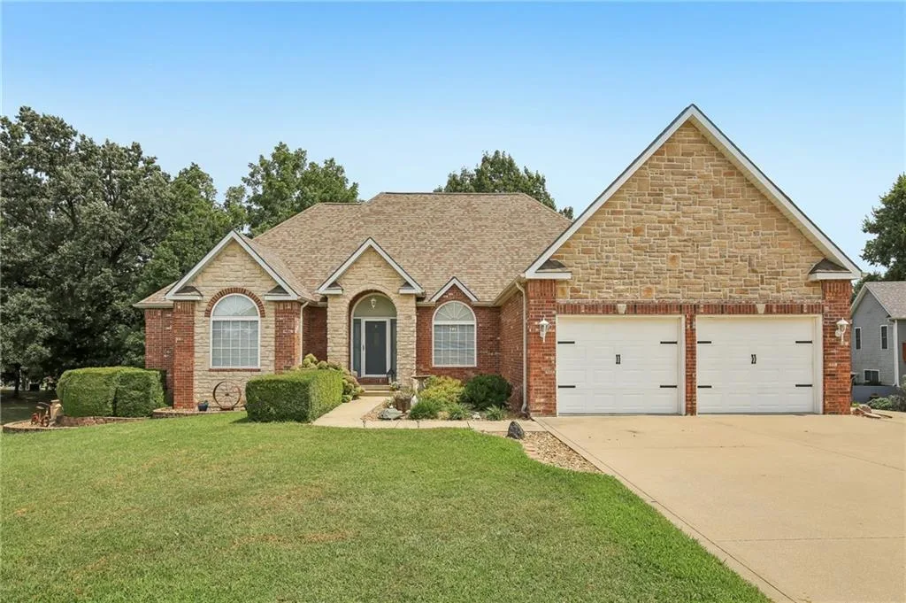 62 NW 241st Road, Clinton MO