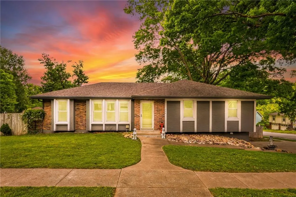 1524 Oxford Court, Liberty MO