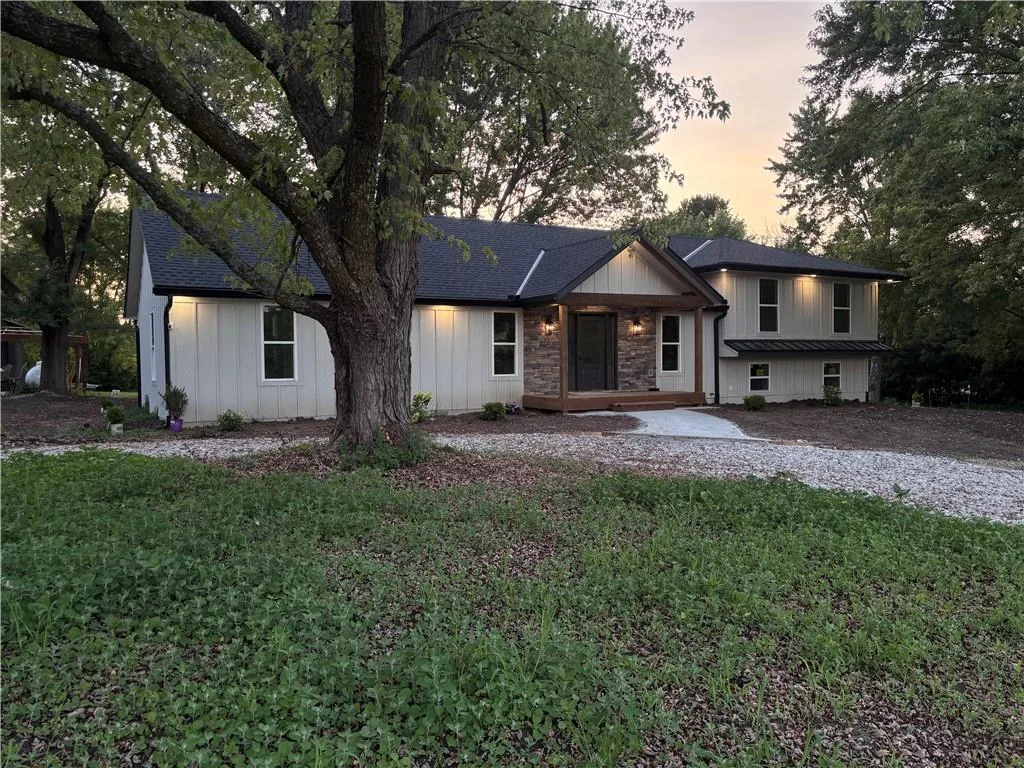 3222 Pryor Road, Lee's Summit MO