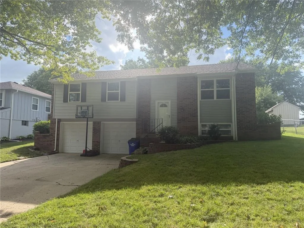 12820 S Sycamore Street, Olathe KS
