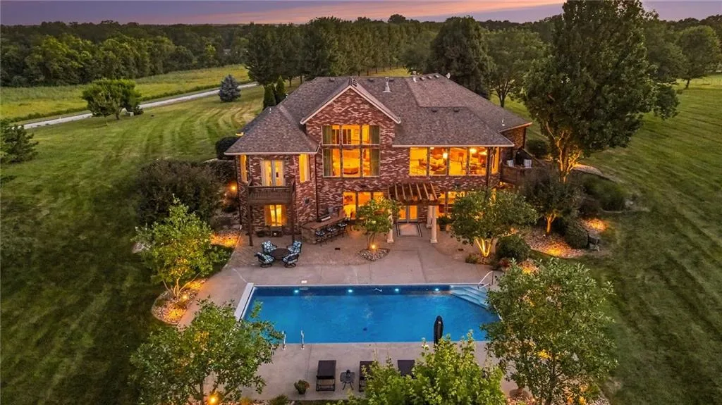 4808 NE. 137th Street, Smithville MO