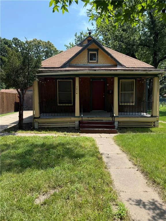 1214 Oakland Avenue, Topeka, KS 66616 — photo 1 of 1
