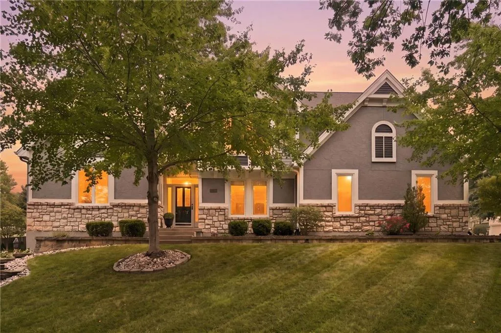 6100 NW 78TH Street, Kansas City MO