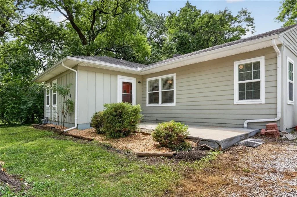 7614 Woodson Road, Raytown MO