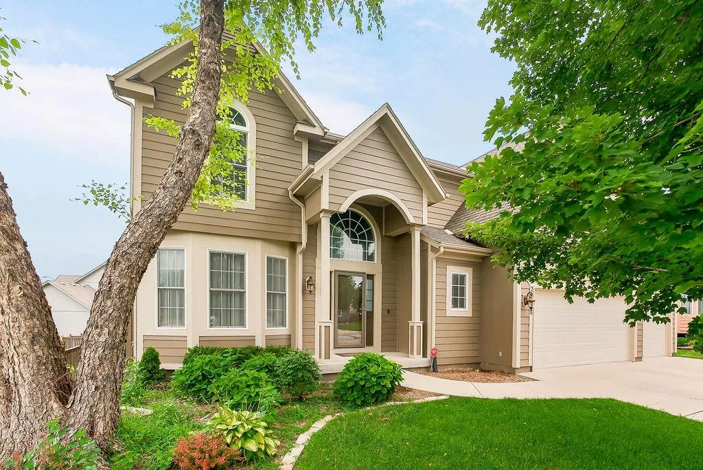 25168 W 150th Terrace, Olathe KS
