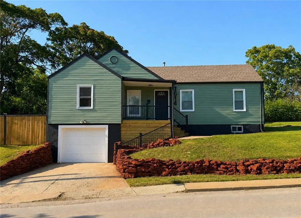 1614 E 85TH Street, Kansas City MO