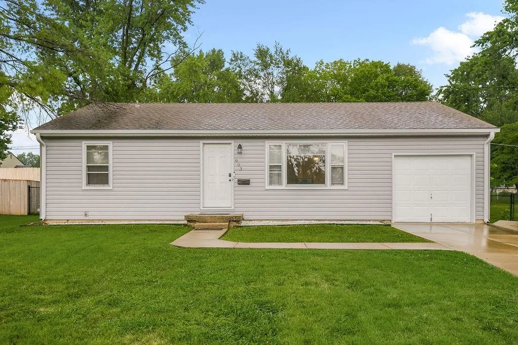 903 NE 67th Place, Gladstone MO