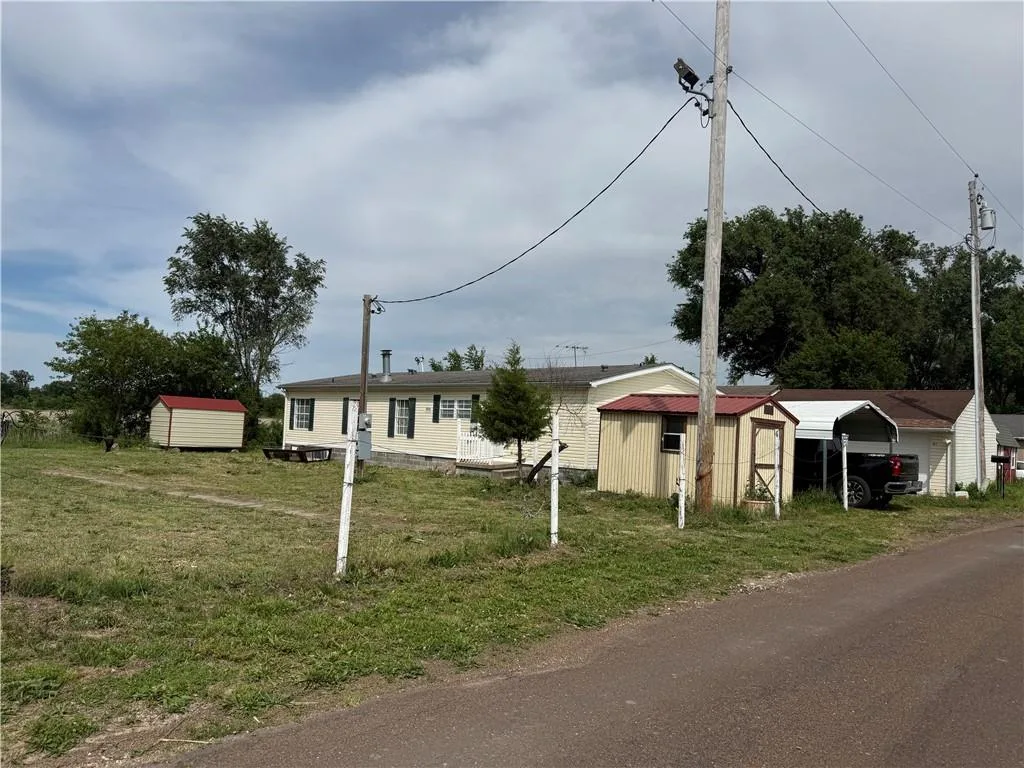 3317 Christie Lane Road, St Joseph MO