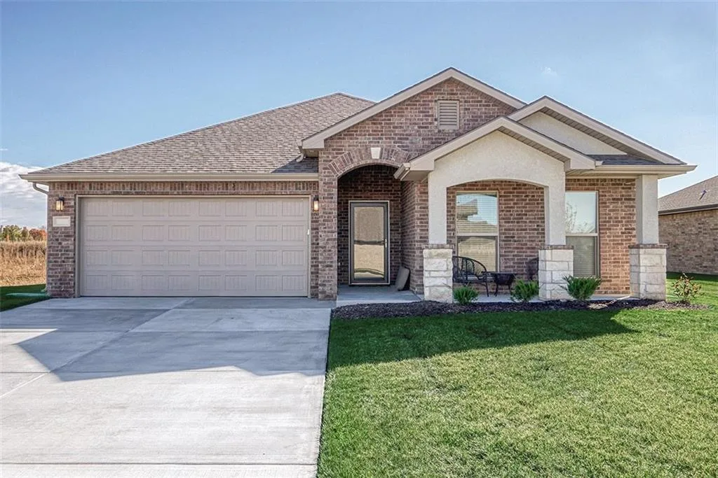 18460 W 195 Terrace, Spring Hill KS