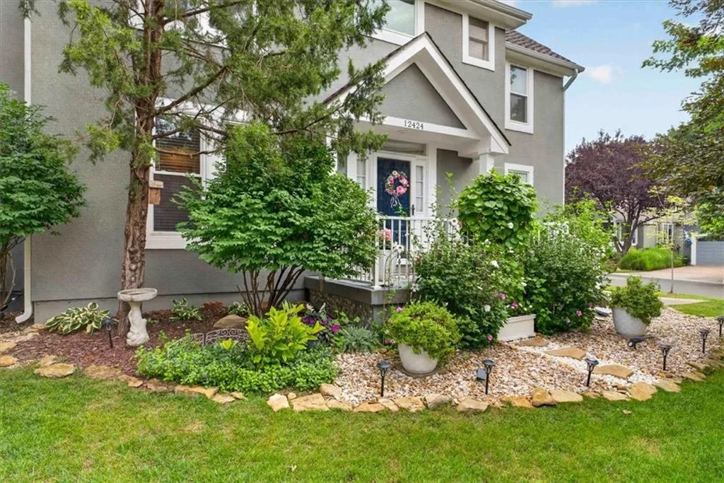 12424 Long Street, Overland Park KS