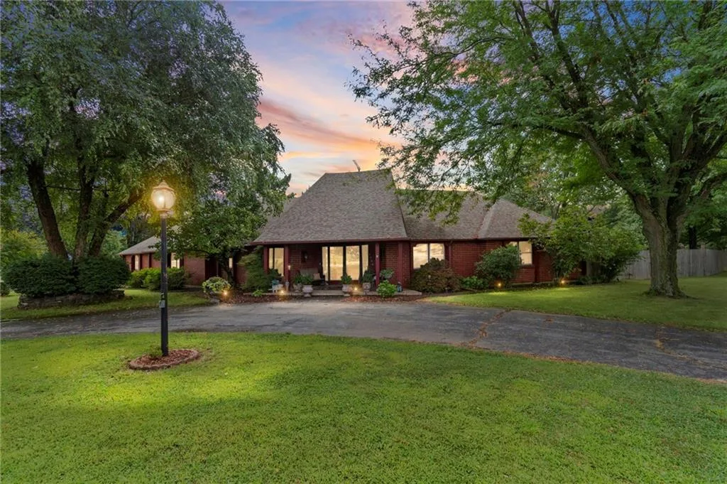 1900 E Arcadia Drive, Clinton MO