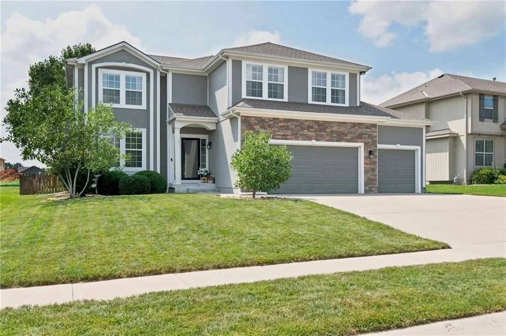 16584 S Lind Road, Olathe KS