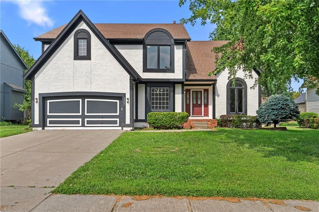 1361 S Hunter Drive, Olathe KS
