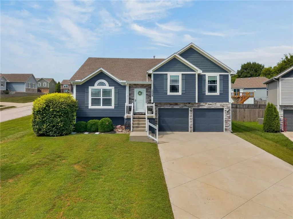 10006 E 212th Street, Peculiar MO