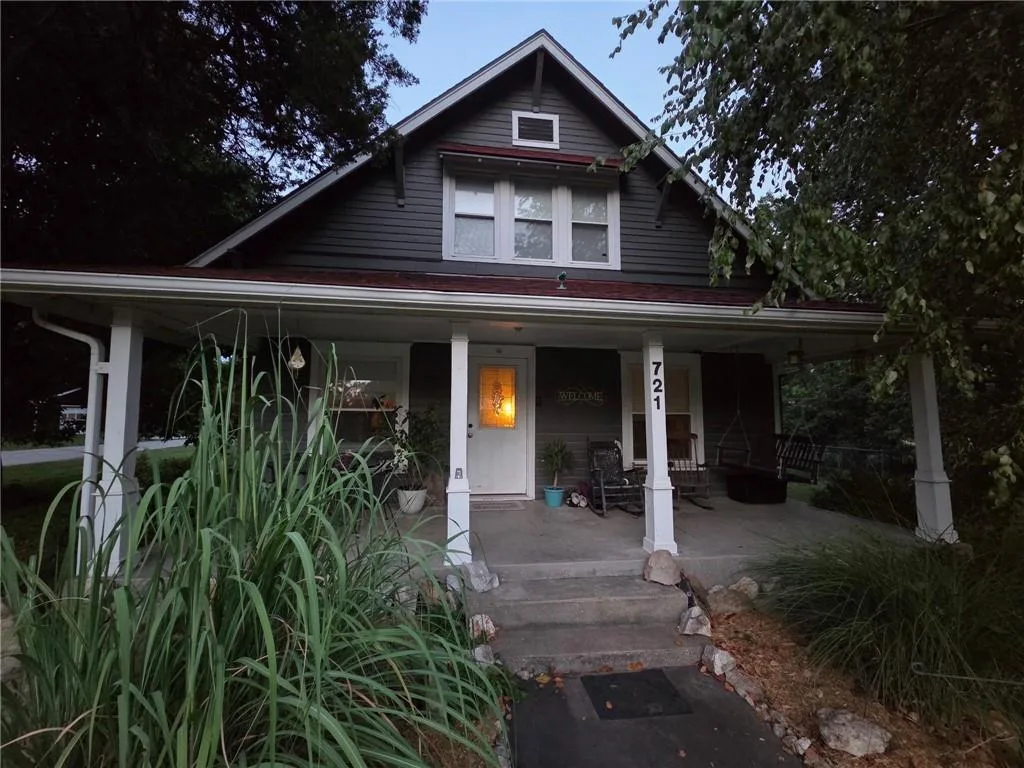 721 N Broadway Street, La Cygne KS