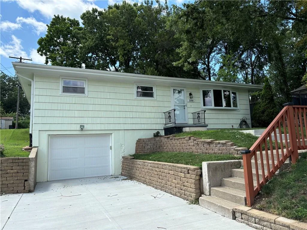 2910 N 32nd Street, St Joseph MO
