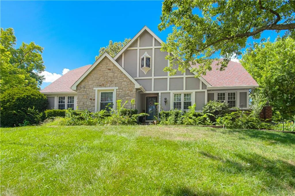 6924 Long Avenue, Shawnee KS