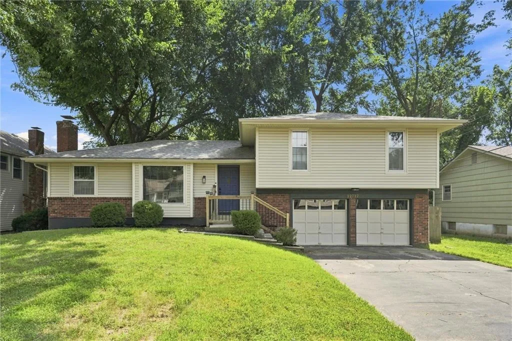 12727 W 100th Street, Lenexa KS