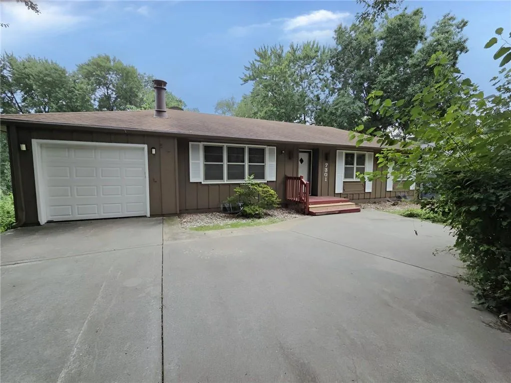 7301 W 89 Street, Overland Park KS