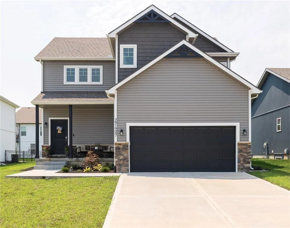 27407 E Sycamore Street, Lee's Summit MO