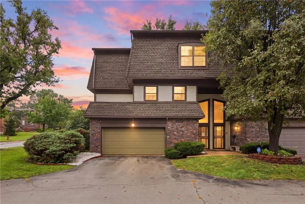 10162 Locust Street #8, Kansas City MO