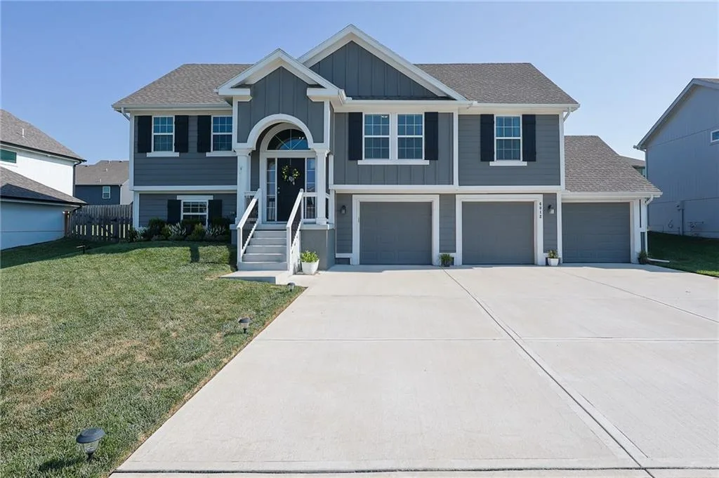 6012 NE 119th Street, Kansas City MO