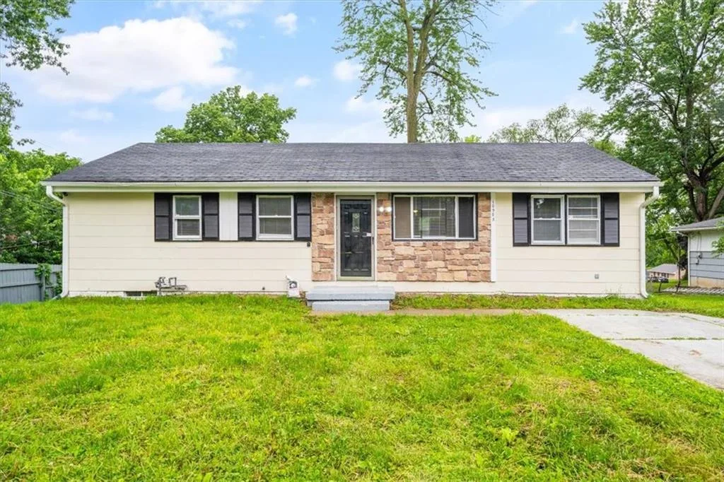 10905 E 47th Street, Kansas City MO