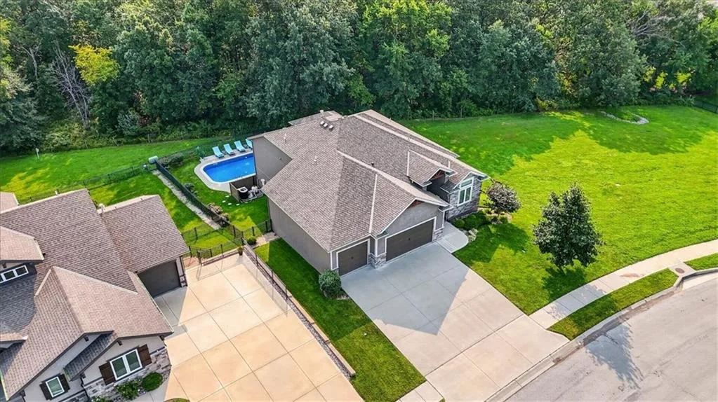 4705 NE Gateway Drive, Lee's Summit MO