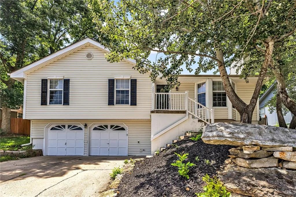 1504 NE Auburn Drive, Lee's Summit MO