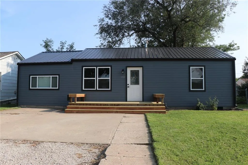 1713 Main Street, Osawatomie KS
