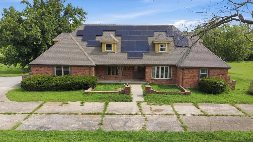 5423 Phelps Road, Kansas City MO