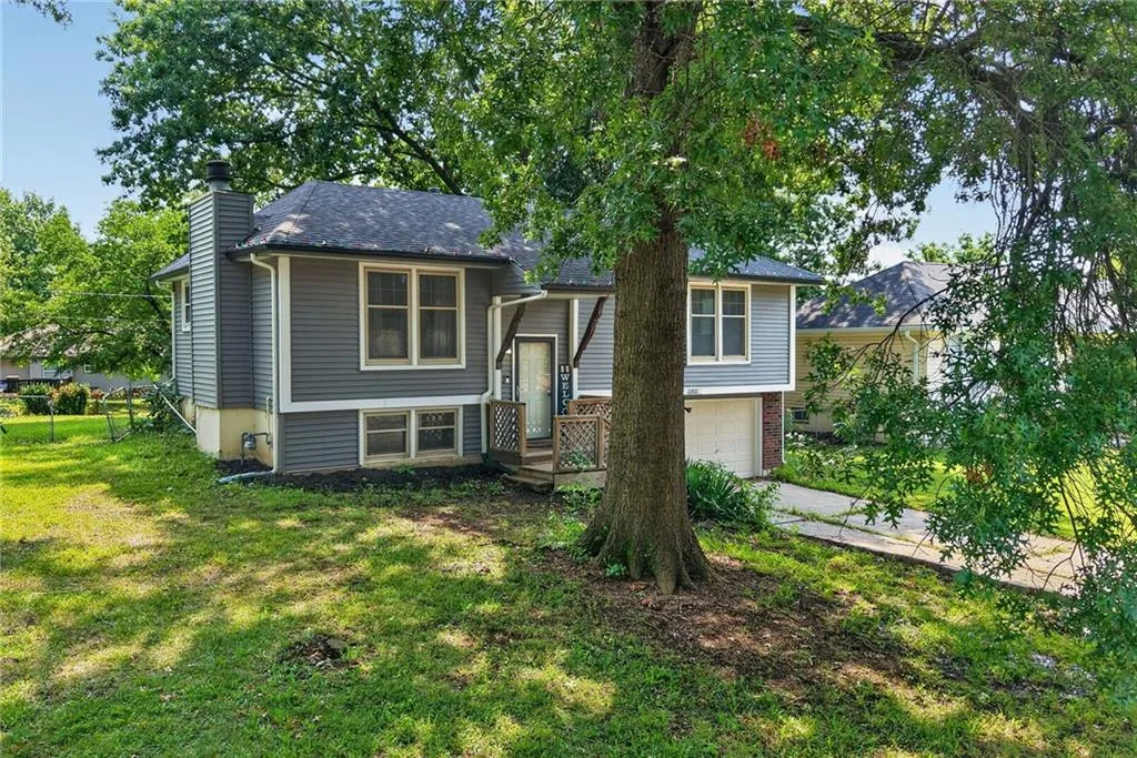 11931 Manchester Avenue, Grandview MO