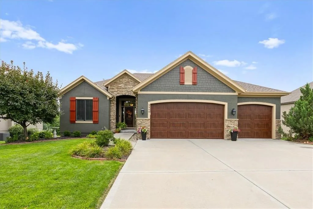 9949 Warwick Street, Lenexa KS