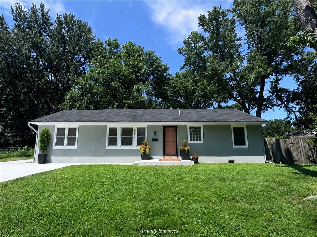 5722 W 70th Terrace, Overland Park KS